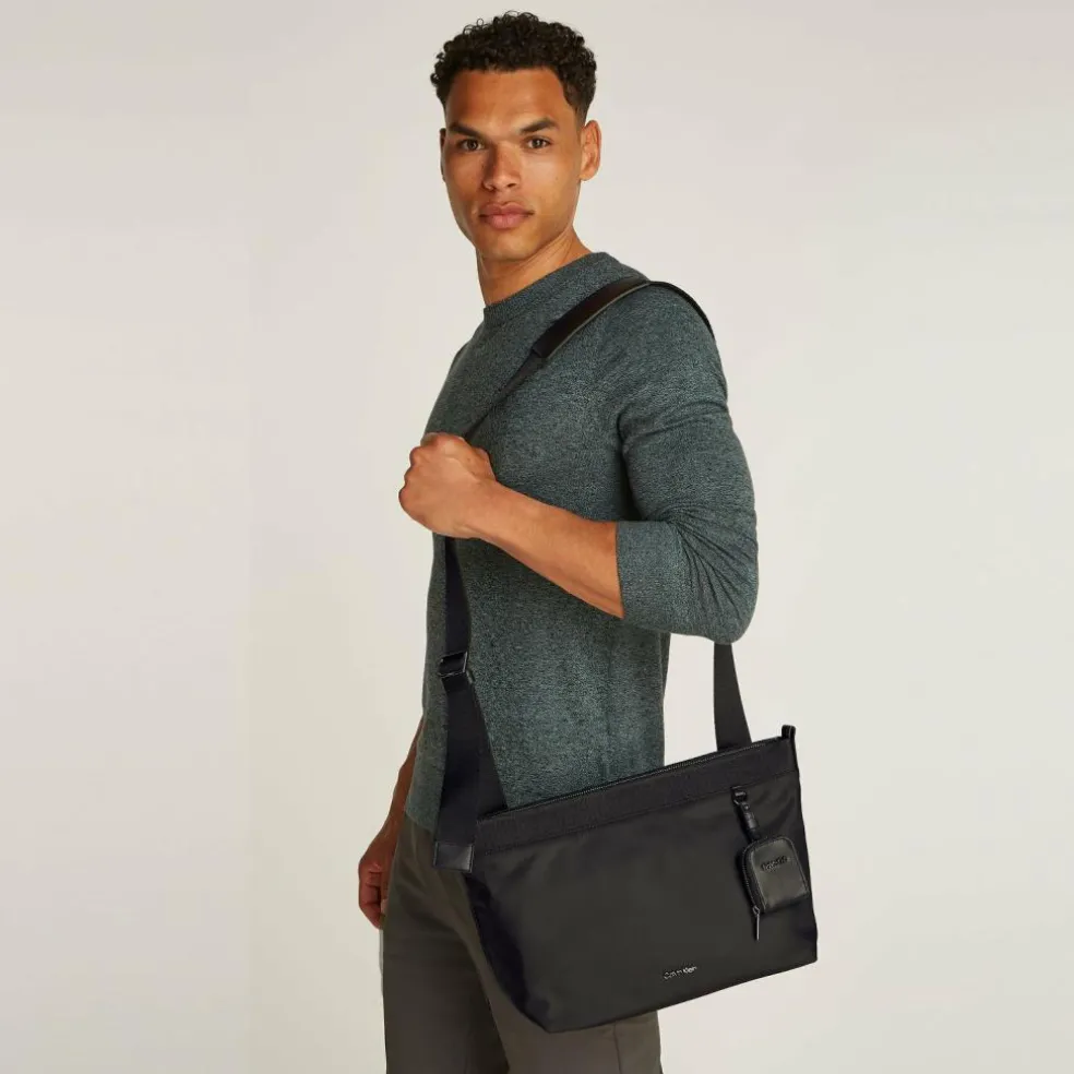 Calvin Klein CK Est. Umhängetasche 30.5 cm