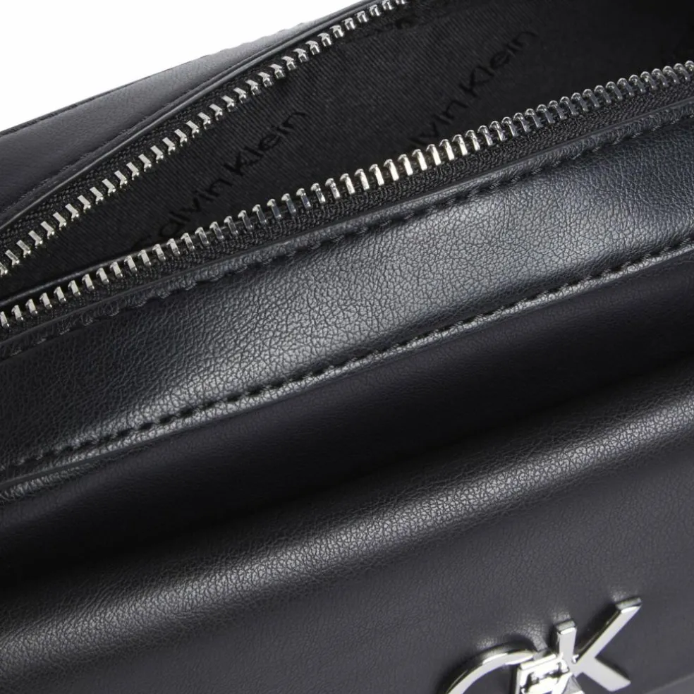 Calvin Klein CK Re-Lock Schultertasche 22 cm