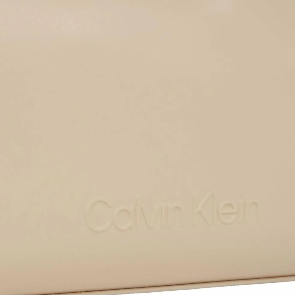 Calvin Klein Embossed Schultertasche 31 cm