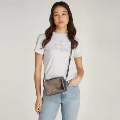 Calvin Klein Jeans Minimal Monogram Mini Bag Umhängetasche 18 cm