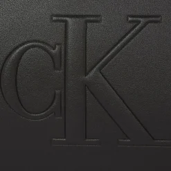 Calvin Klein Jeans Sculpted Deboss Schultertasche 25 cm