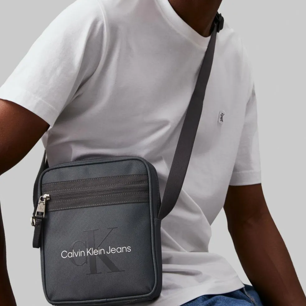 Calvin Klein Jeans Sport Essentials Umhängetasche 21 cm