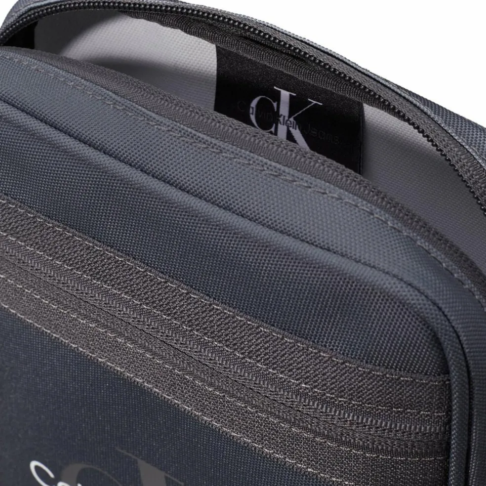 Calvin Klein Jeans Sport Essentials Umhängetasche 21 cm