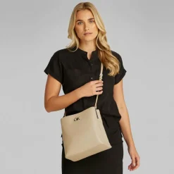 Calvin Klein Re-Lock Umhängetasche 25 cm