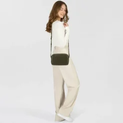 Cowboysbag Chained Feltham Umhängetasche Leder 22 cm