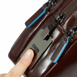 Piquadro Blue Square Umhängetasche Leder 23 cm